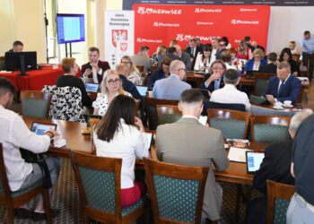 Zarząd Województwa Mazowieckiego z wotum i absolutorium
