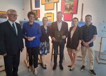 Akt notarialny w rękach dyrekcji