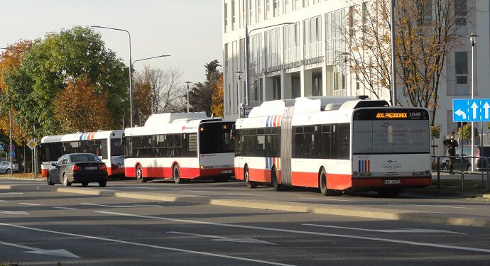 Węzeł komunikacyjny na Placu ks. Kotlarza. Są już głosy przeciw