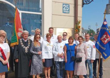 Tablica odsłonięta