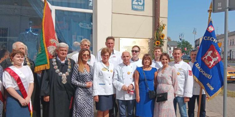 Tablica odsłonięta