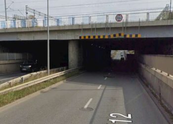 Wodociągi: Taniej odpompować wodę niż budować zabezpieczenie. Deszcze mogą znów zalać wiadukt na Grzecznarowskiego