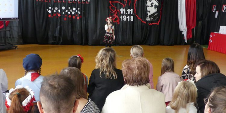 Patriotyzm przez Muzykę. Konkurs Wokalny „Dla Niepodległej” w PSP nr 4