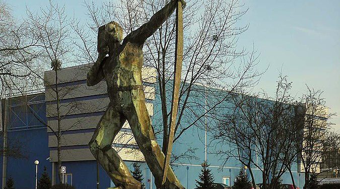 Plac Ołdakowskiego zmieni oblicze. Pomnik Łucznika zostaje