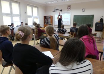 „Złota 10” w Starych Zawadach – uczniowie poznali tajniki dziennikarstwa