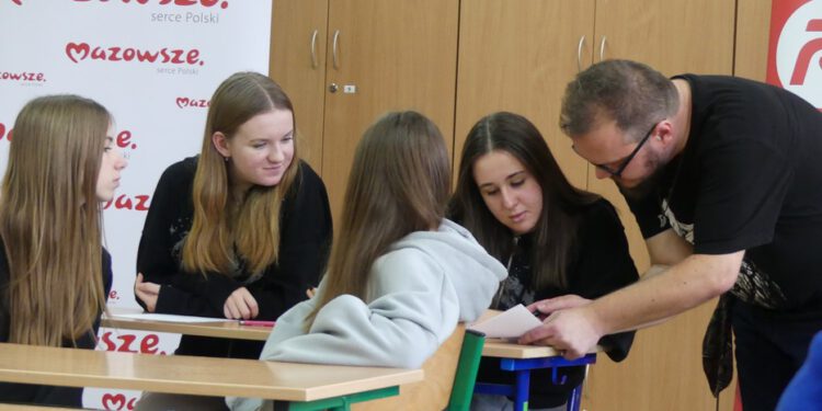 Warsztaty dziennikarskie w Wierzchowinach – młodzi reporterzy na start