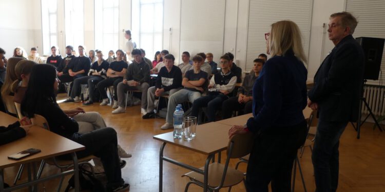 Spotkanie z młodzieżą ramach kampanii Biała Wstążka