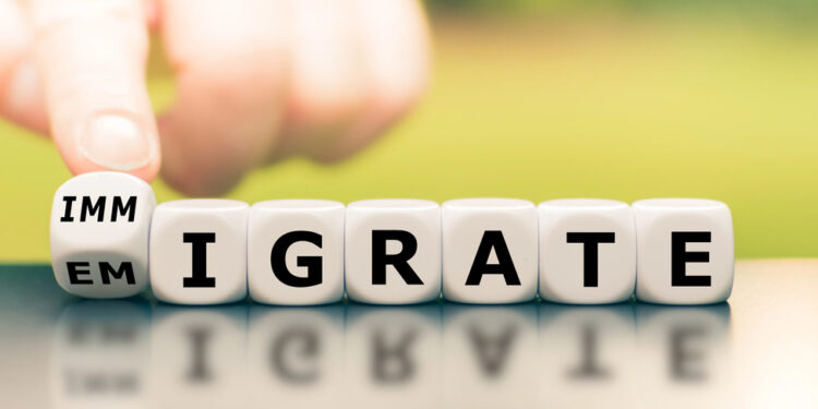 A. Kwiecień: Nie zgadzać się na Centra Integracji Cudzoziemców