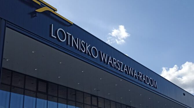 Radomskie lotnisko w trudnej sytuacji?