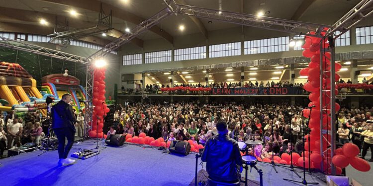 Niesamowity festyn dla Leona