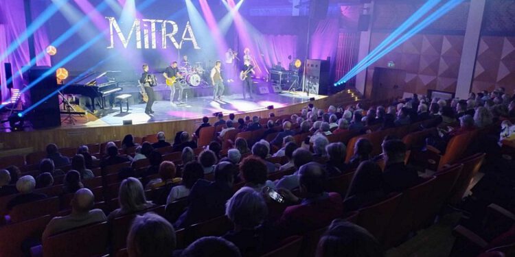 Mitra na radomskiej scenie. Zagrali dla Pani Moniki i Pana Artura