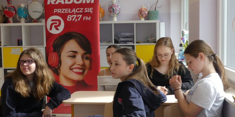 Warsztaty dziennikarskie w Niepublicznej Dwujęzycznej Szkole Podstawowej nr 1 w Radomiu