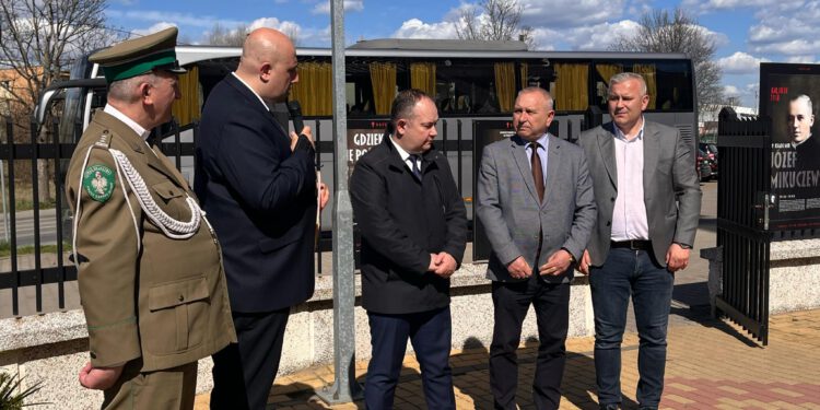 Pamięć o Katyniu