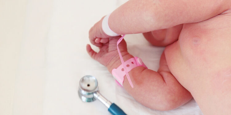 Szybsze diagnozowanie i leczenie noworodków z podejrzeniem okołoporodowego niedotlenienia i hipotermii