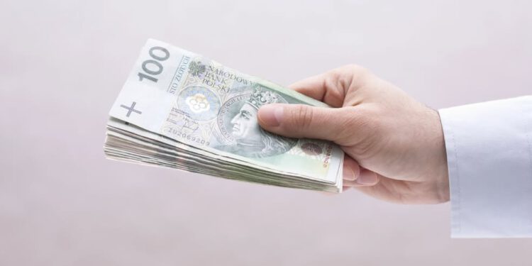 13 emerytura już w portfelach seniorów