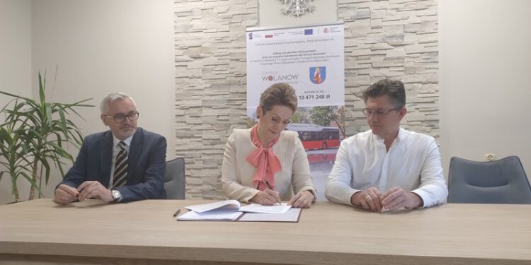 Cztery elektryczne autobusy trafią do gminy Wolanów