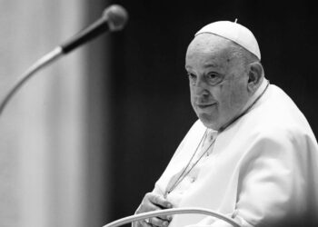 Papież Franciszek nie żyje