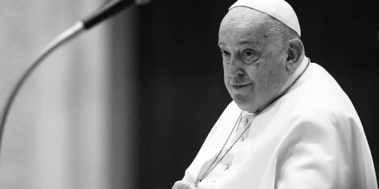 Papież Franciszek nie żyje