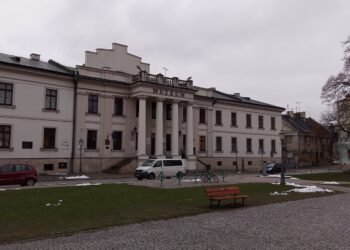 Na Rynku o Nihil Novi