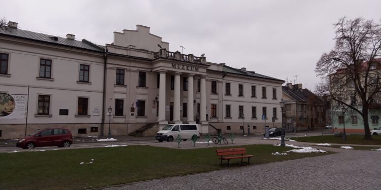 Na Rynku o Nihil Novi