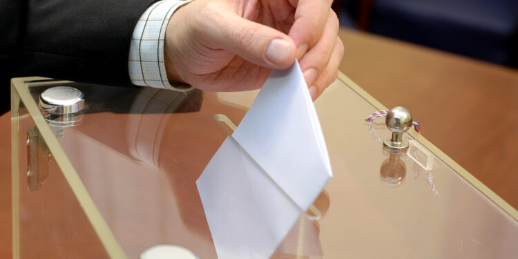 W najbliższą niedzielę mieszkańcy Radomia ruszą do urn. Jak oddać swój głos?