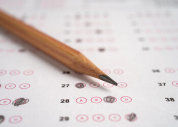 Ósmoklasiści rozpoczęli egzaminacyjne zmagania