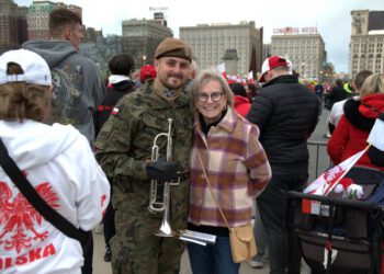 Spotkali się po trzech latach. Kapral Dawid z Radomia oddał szpik i uratował Betty z USA