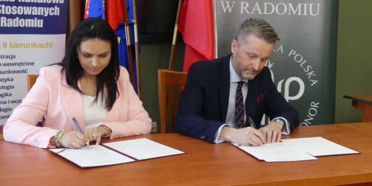 Akademia i adwokaci podpisali porozumienie. Będą porady i warsztaty dla radomian