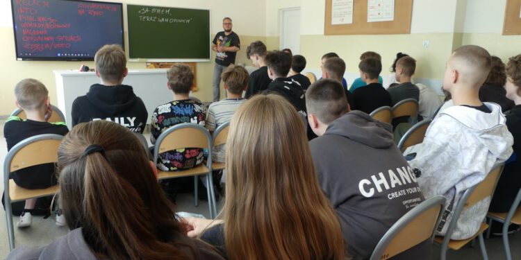 Uczniowie PSP nr 17 na warsztatach dziennikarskich