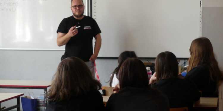 Uczniowie z PSP nr 28 odkrywali świat mediów