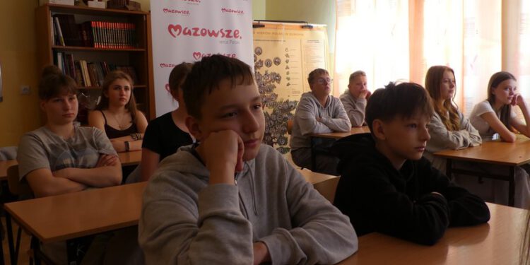 „Złota 10” w akcji. Uczniowie z PSP nr 31 w Radomiu poznali tajniki mediów