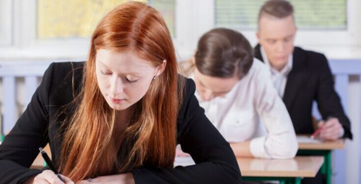 Radomscy uczniowie mierzą się z pierwszym egzaminem maturalnym