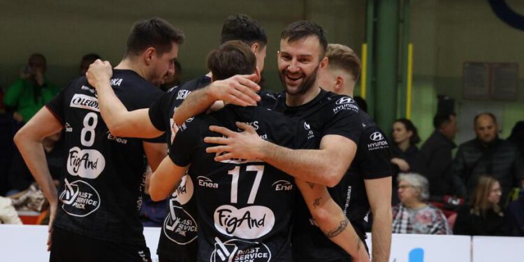 Radom chce ratować Czarnych. Nadzwyczajna sesja Rady Miejskiej już w najbliższy poniedziałek