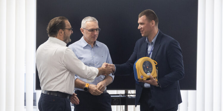 Nowy defibrylator AED w radomskim ratuszu