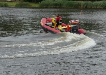 Bezpieczne wakacje nad wodą. 7 strzeżonych kąpielisk w regionie radomskim