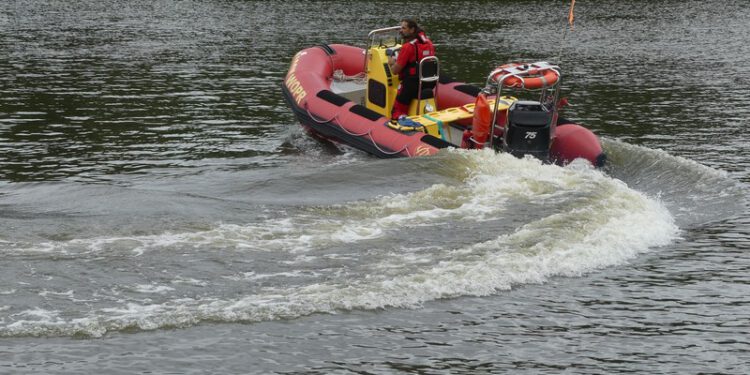 Bezpieczne wakacje nad wodą. 7 strzeżonych kąpielisk w regionie radomskim
