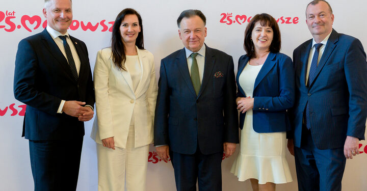 Zarząd Województwa Mazowieckiego z wotum zaufania i absolutorium