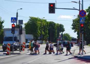 Nowa sygnalizacja świetlna na Dzierzkowie. Piesi bezpieczniejsi na skrzyżowaniu Lubelskiej i Kaszubskiej