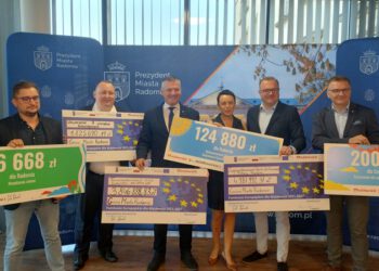Mazowsze inwestuje w Radom. Miliony na szkoły, park i wsparcie dla potrzebujących