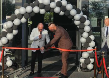 Odmieniony salon Mercedes-Benz Vans MB w Radomiu