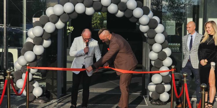 Odmieniony salon Mercedes-Benz Vans MB w Radomiu