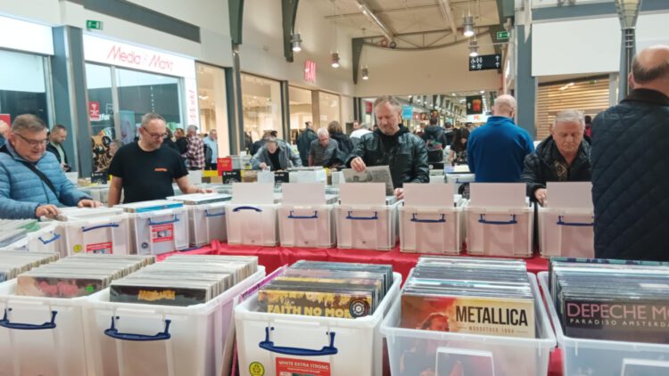 Zakręcona uczta winylowa