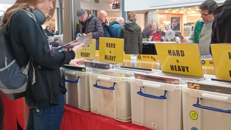 Zakręcona uczta winylowa