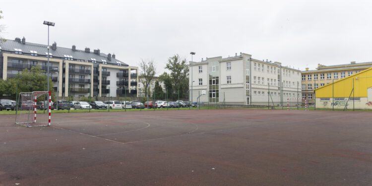 Boisko w „Kochanowskim” zostanie zmodernizowane