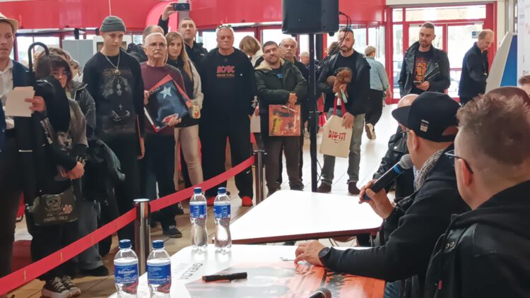 Zakręcona uczta winylowa