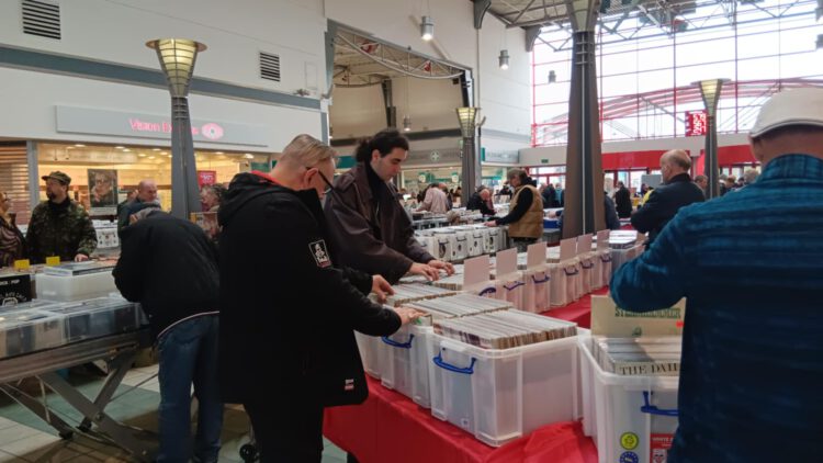 Zakręcona uczta winylowa