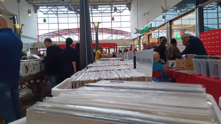 Zakręcona uczta winylowa