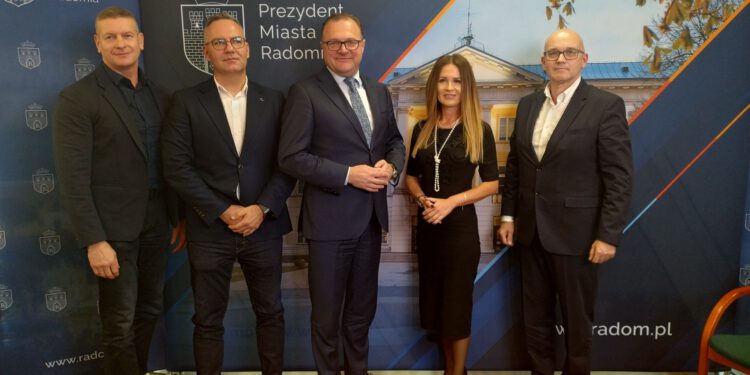 Radom wprowadza Inteligentny System Transportowy. To przełomowy projekt dla komunikacji miejskiej