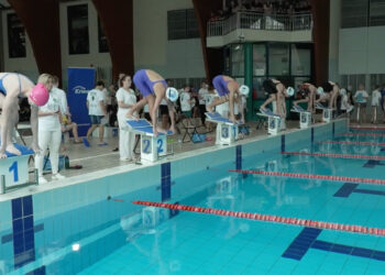 III Jesienne Zawody dla Dzieci „Pływaj z Eneą” – Sztafeta Niepodległości: sport, energia i patriotyzm w jednym