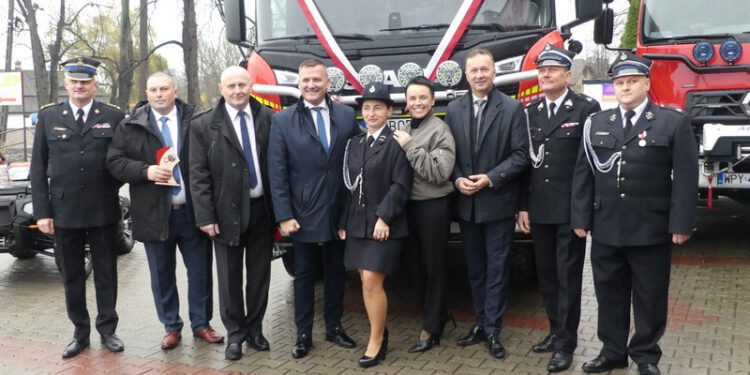 Nowy ciężki wóz ratowniczo-gaśniczy dla OSP Borkowice